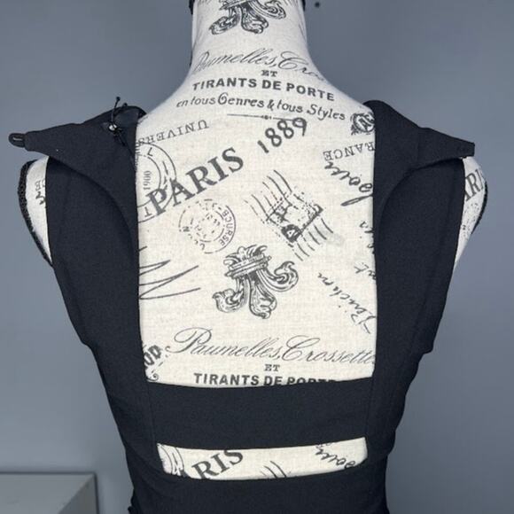 Krisa (S) Black Open Cut Out  Strap Back Scoop Neck Zip Side Crop Top - Picture 16 of 16